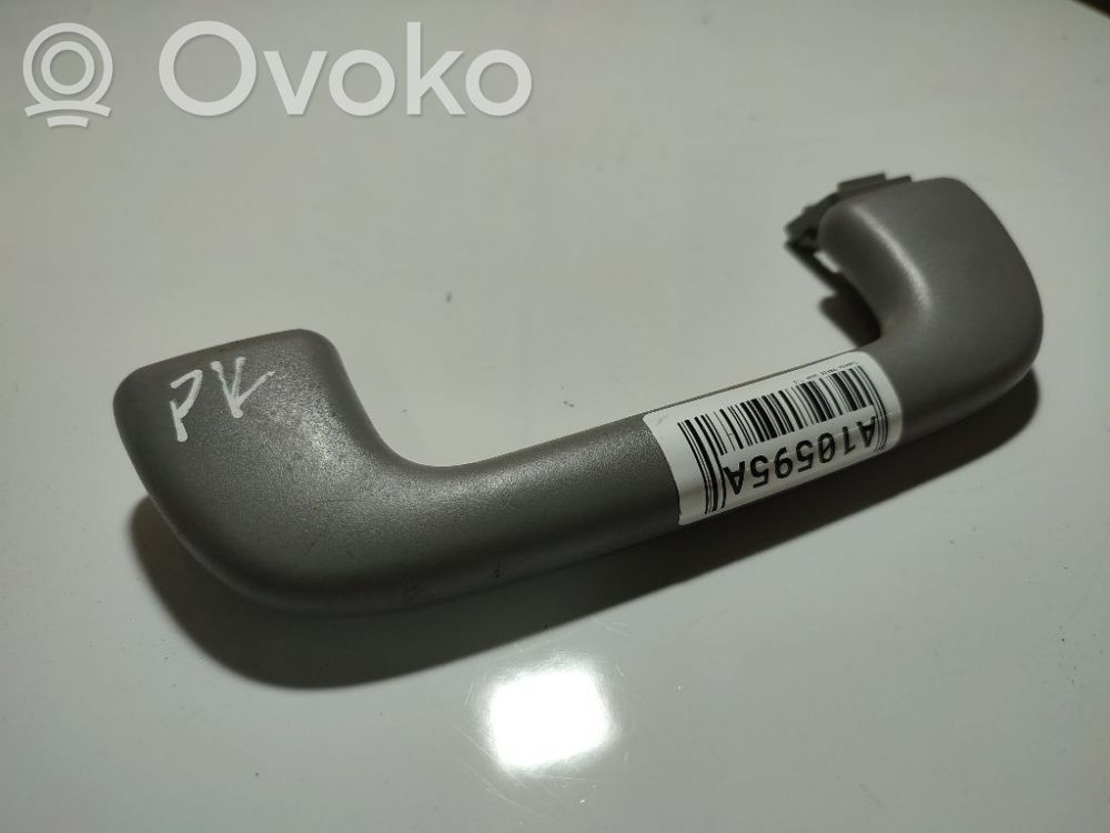 Toyota Yaris Mâner viraj interior ușă față 