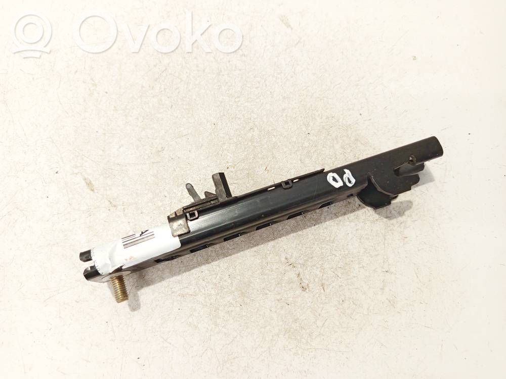 Ford Focus Turvavyön säätökisko 