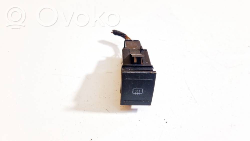 Volkswagen Polo IV 9N3 Przycisk / Przełącznik ogrzewania szyby przedniej / czołowej 