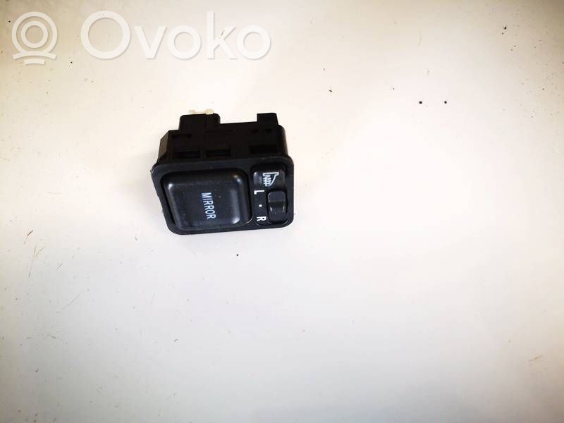 Wing mirror switch