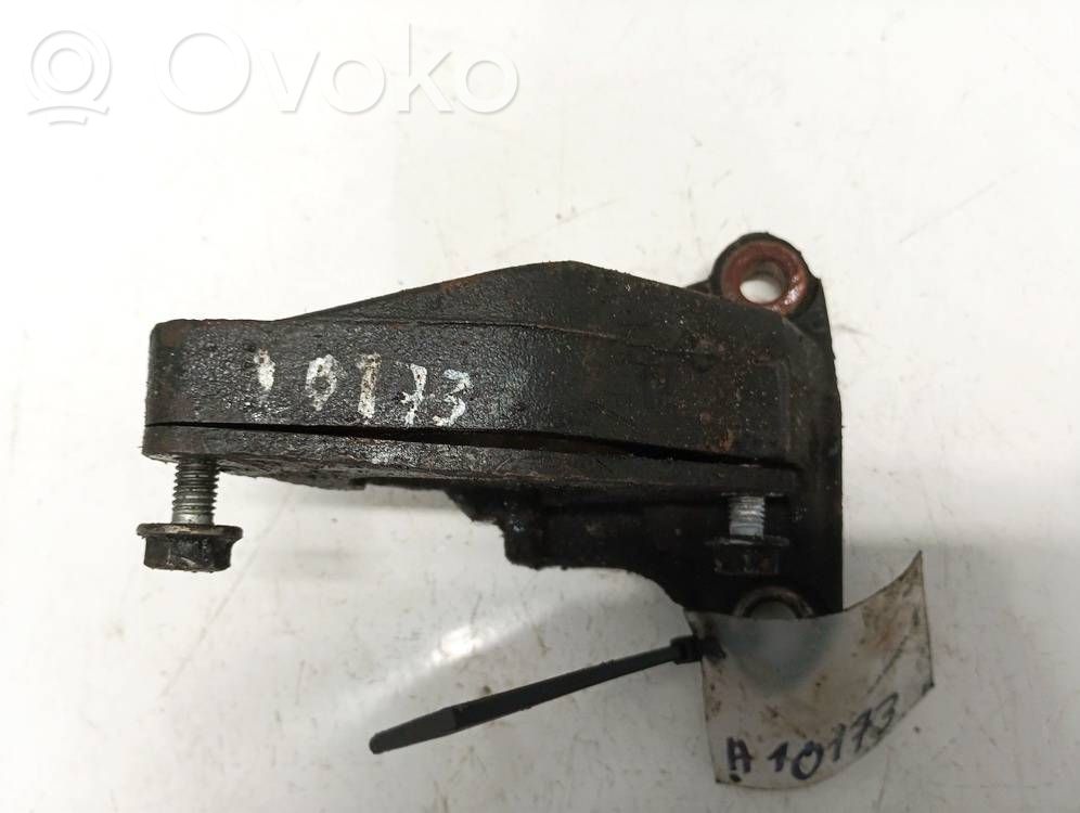Engine mounting bracket   186845,186845