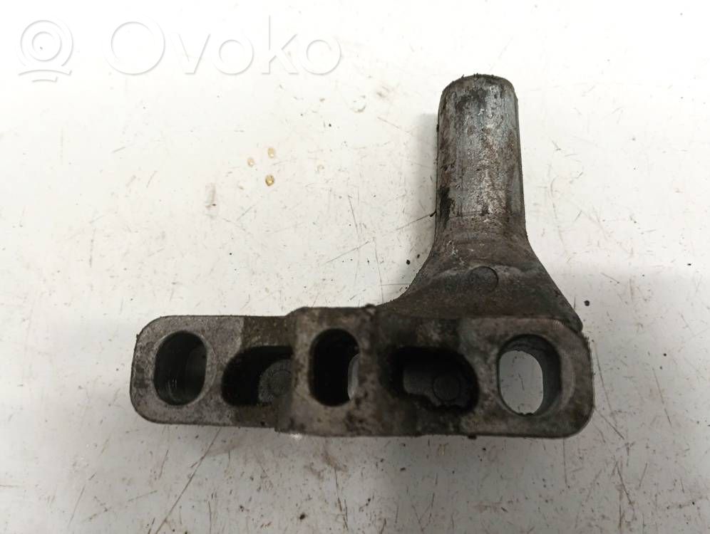Volkswagen Golf IV Engine mounting bracket 