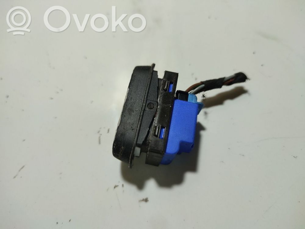 Seat Leon (1P) Interruttore a pulsante della chiusura centralizzata 