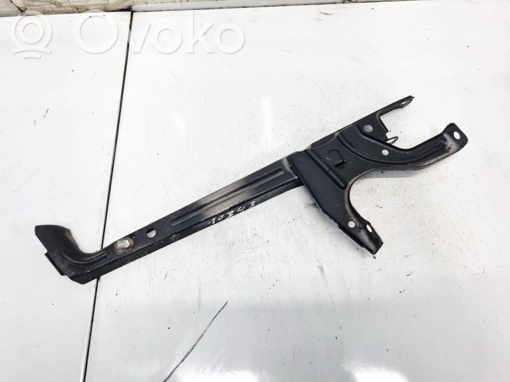 Radiator mount bracket