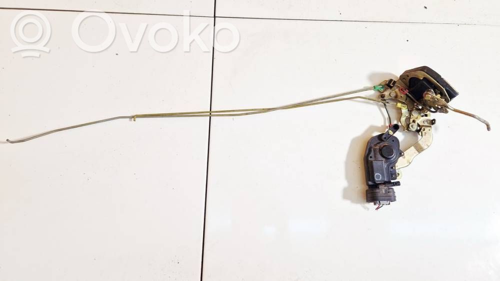Cerradura de puerta trasera