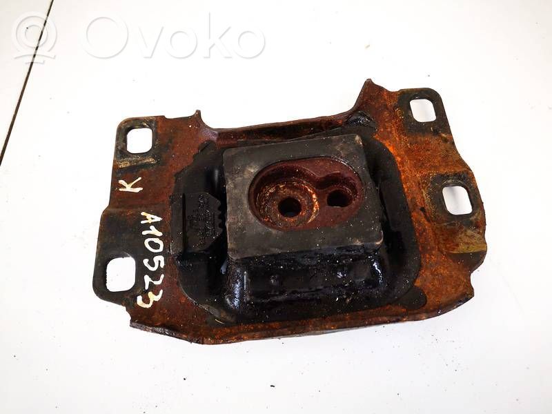 Engine mount bracket   BBR339070,BBR339070