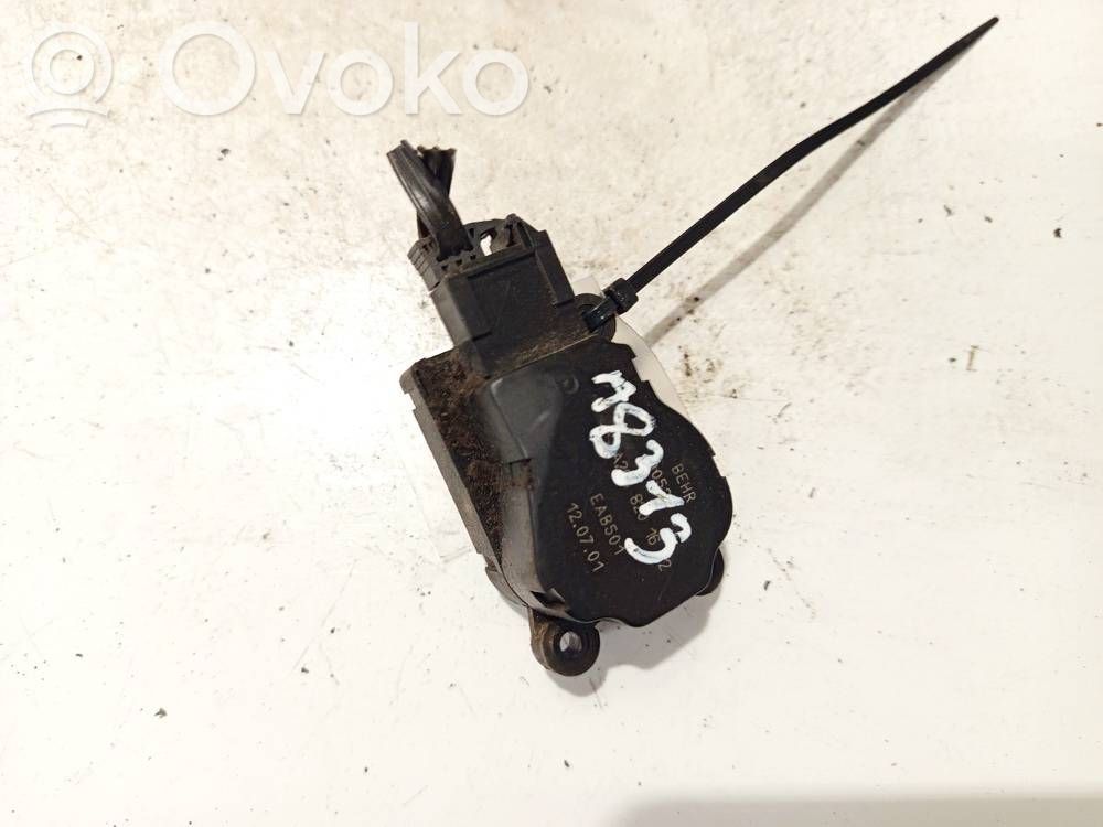 Mercedes-Benz C W203 Tuloilmaventtiilin käyttömoottori 