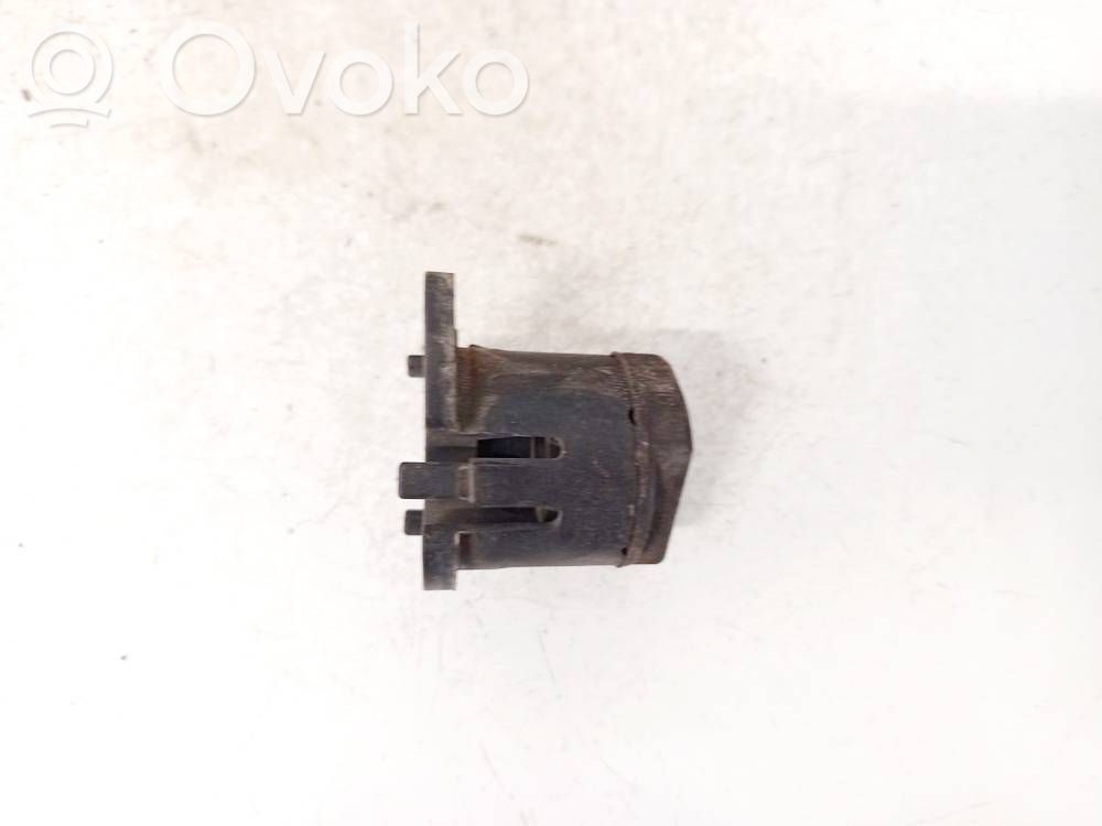 Volvo C30 Fixation de radiateur
