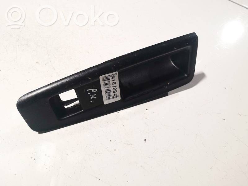Volkswagen Polo IV 9N3 Altro elemento di rivestimento della portiera anteriore