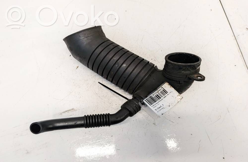 Volkswagen PASSAT B5 Rura / Wąż dolotowy powietrza 