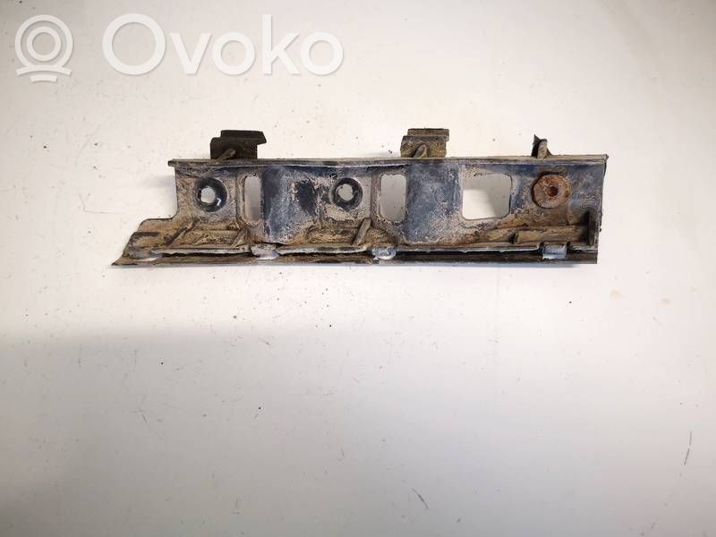 Volkswagen PASSAT B6 Staffa di rinforzo montaggio del paraurti anteriore 