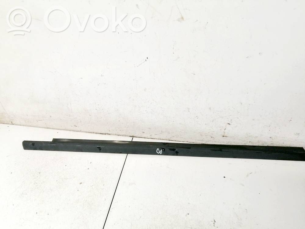 Mercedes-Benz ML W164 Listwa / Uszczelka szyby drzwi