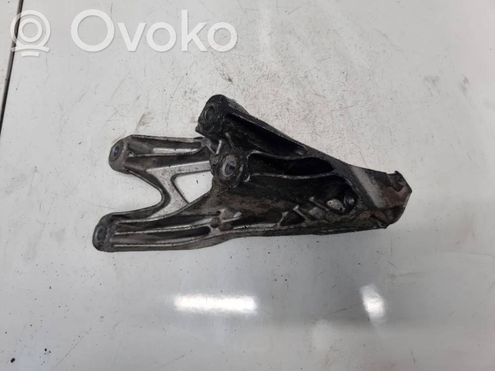 Audi A6 S6 C7 4G Moottorin kiinnikekorvake 
