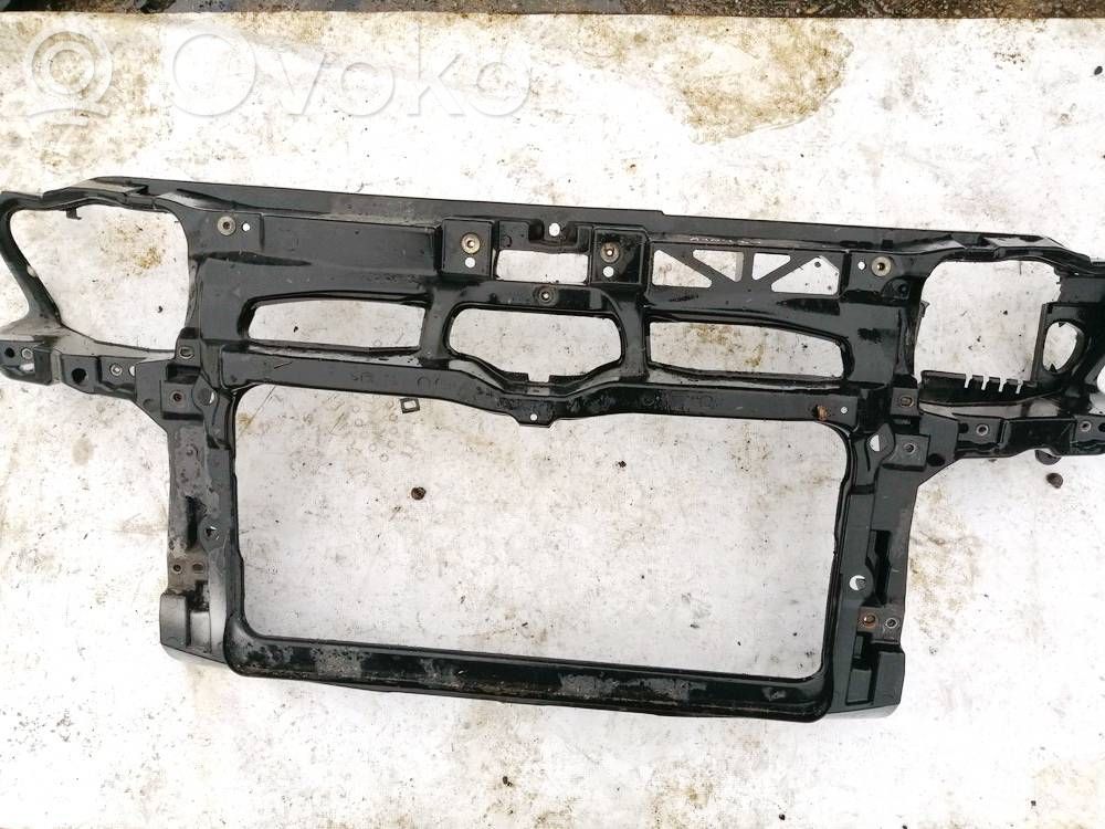Volkswagen Bora Pas przedni 