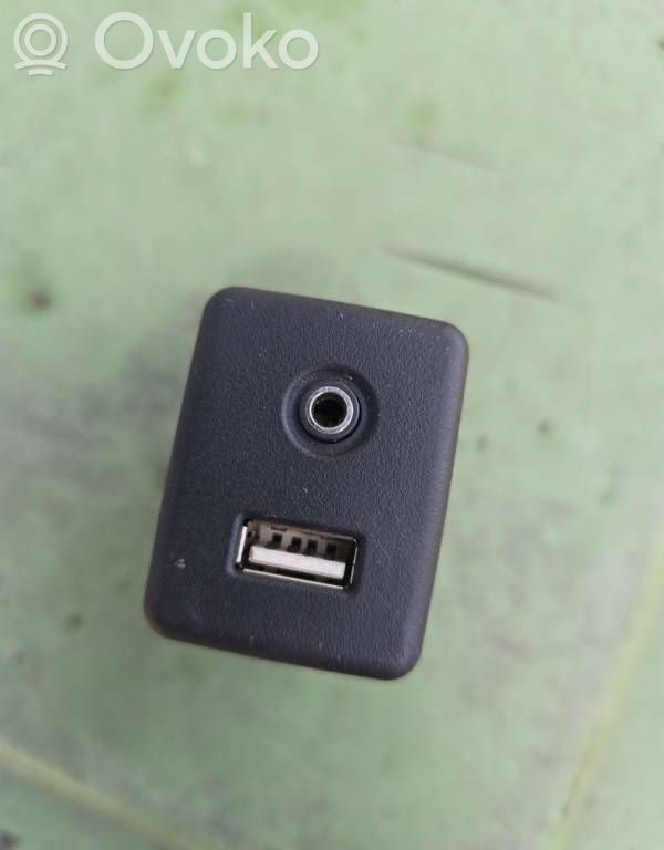 Opel Insignia A Enchufe conector USB 
