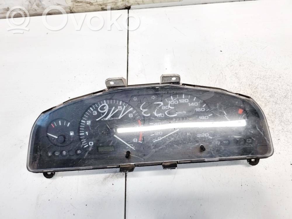 Nissan NX 100 Geschwindigkeitsmesser Cockpit