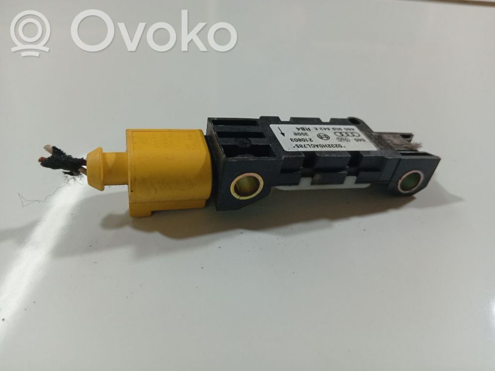 Audi A6 S6 C5 4B Senzor impact/declanșare airbag 