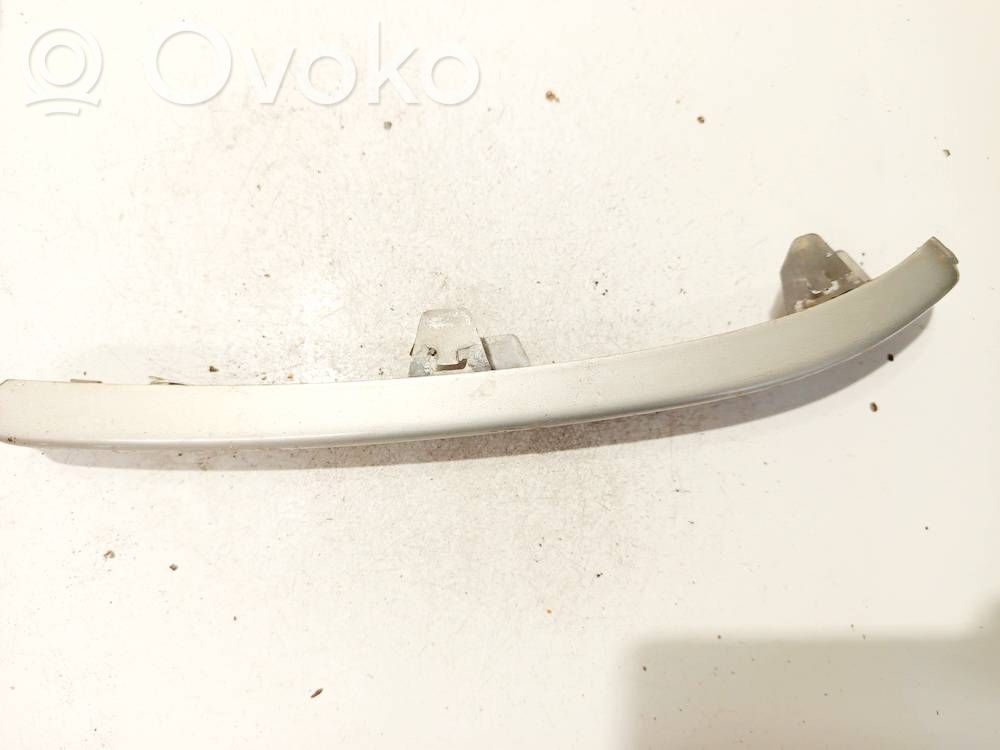 Opel Astra H Moulure sous phares