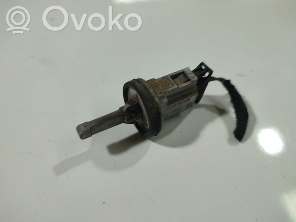 Interior temperature sensor   585507,144921,210503,585507,585507
