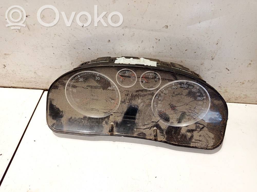 Volkswagen PASSAT B5.5 Tachimetro (quadro strumenti)