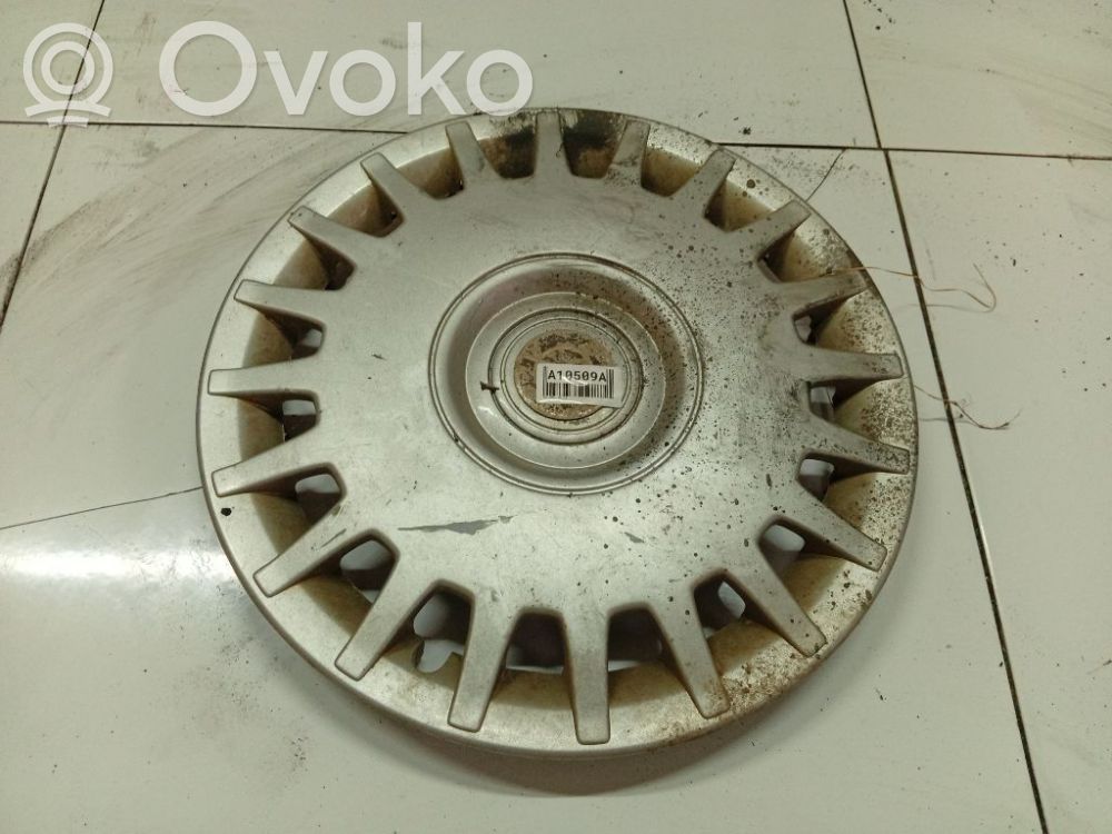 Opel Omega B1 R15 riteņa dekoratīvais disks (-i) 