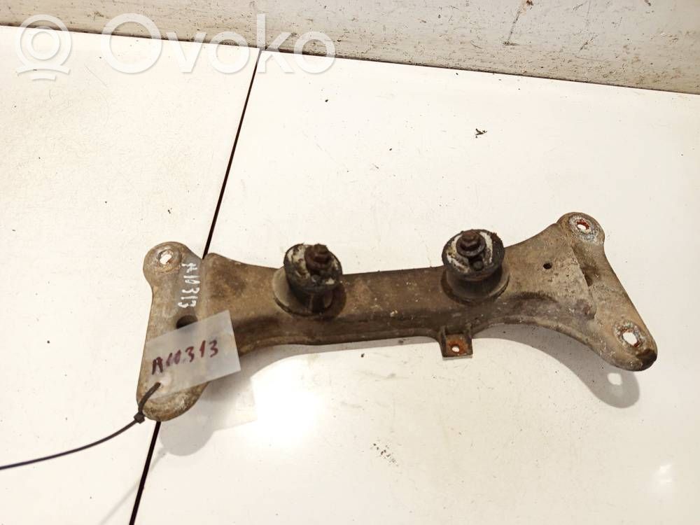 BMW 1 E81 E87 Engine mounting bracket 