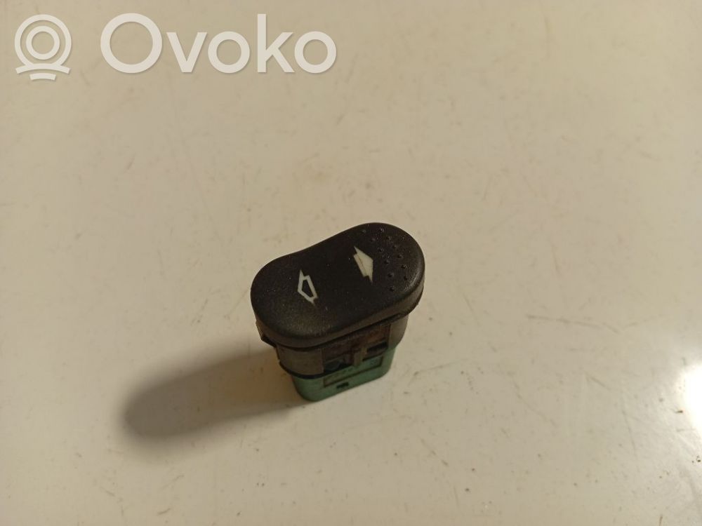 Electric window control switch   5G1T14529AA,03162709,5G1T14529AA
