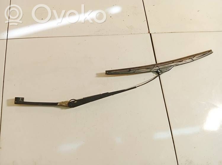 Subaru Legacy Priekšējā loga tīrītāja kājiņa 