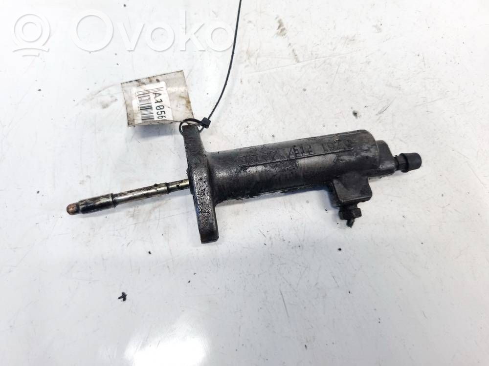 Volkswagen II LT Główny cylinder sprzęgła 
