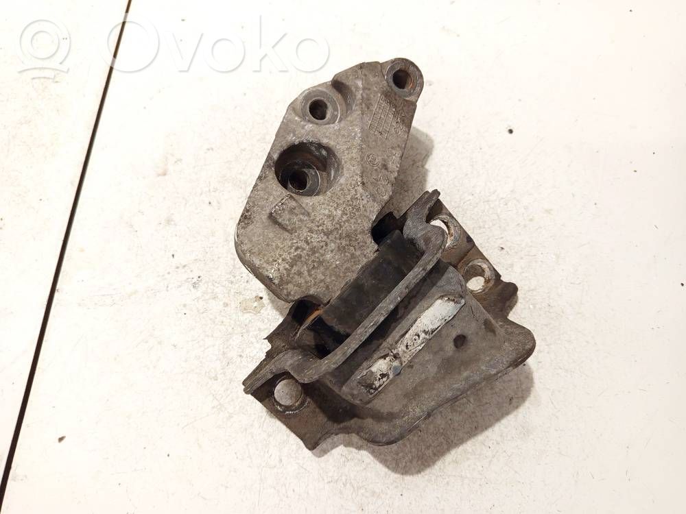 Engine mount bracket   A23607123,A23607123