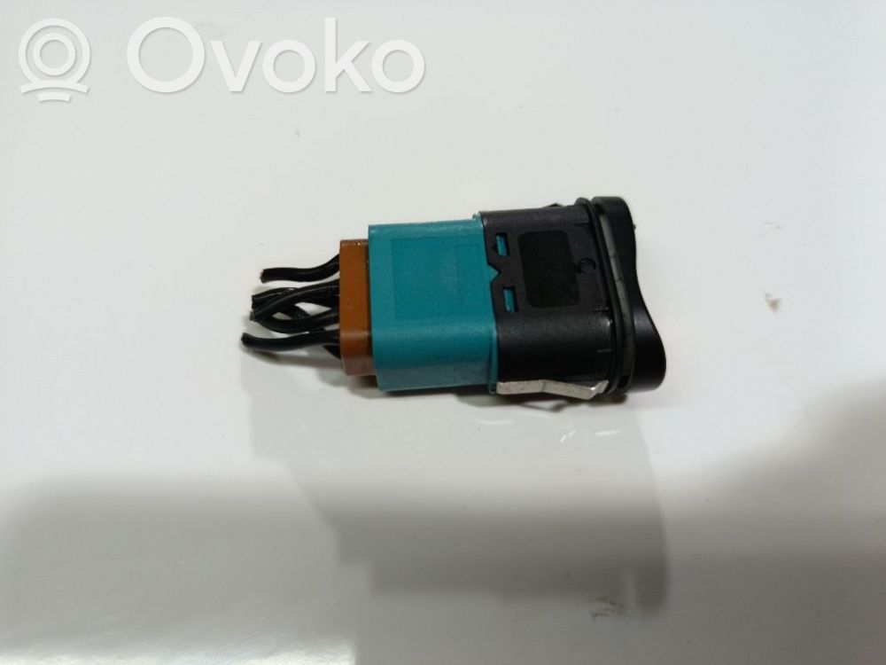 Interrupteur commade lève-vitre   30860008,30860008,30860008