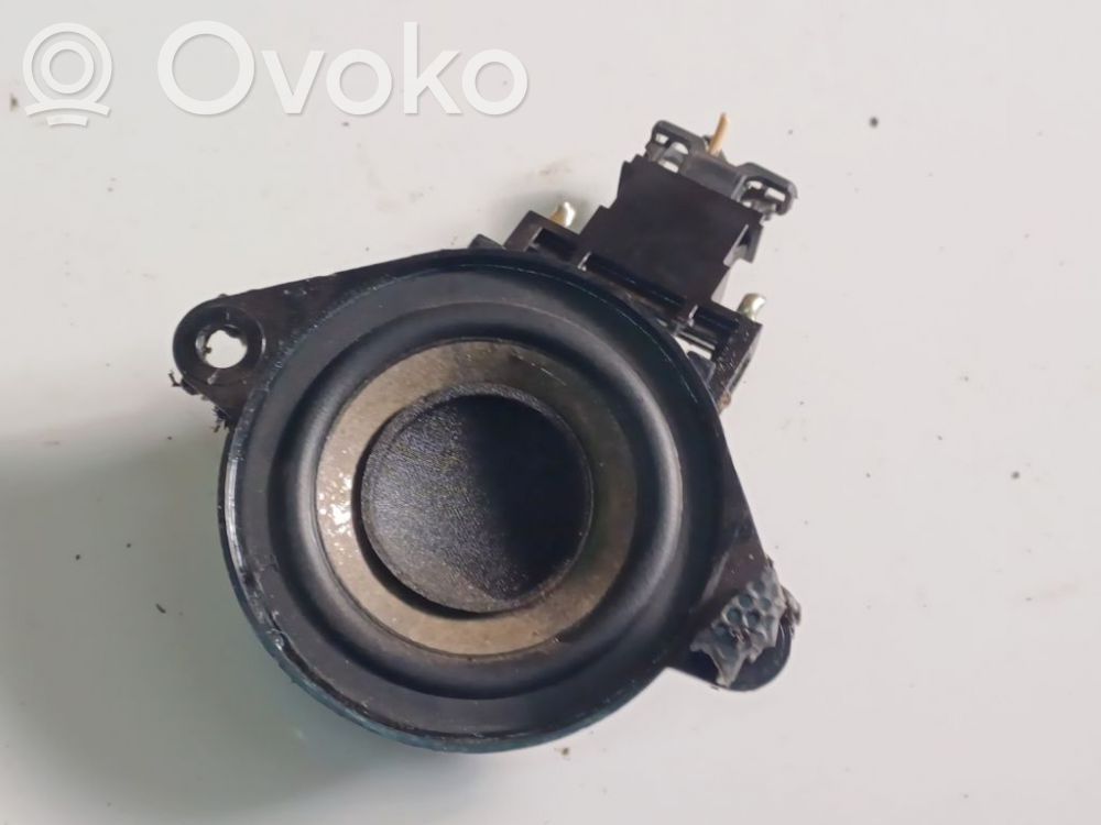 Volkswagen Polo IV 9N3 Altavoz de la puerta delantera