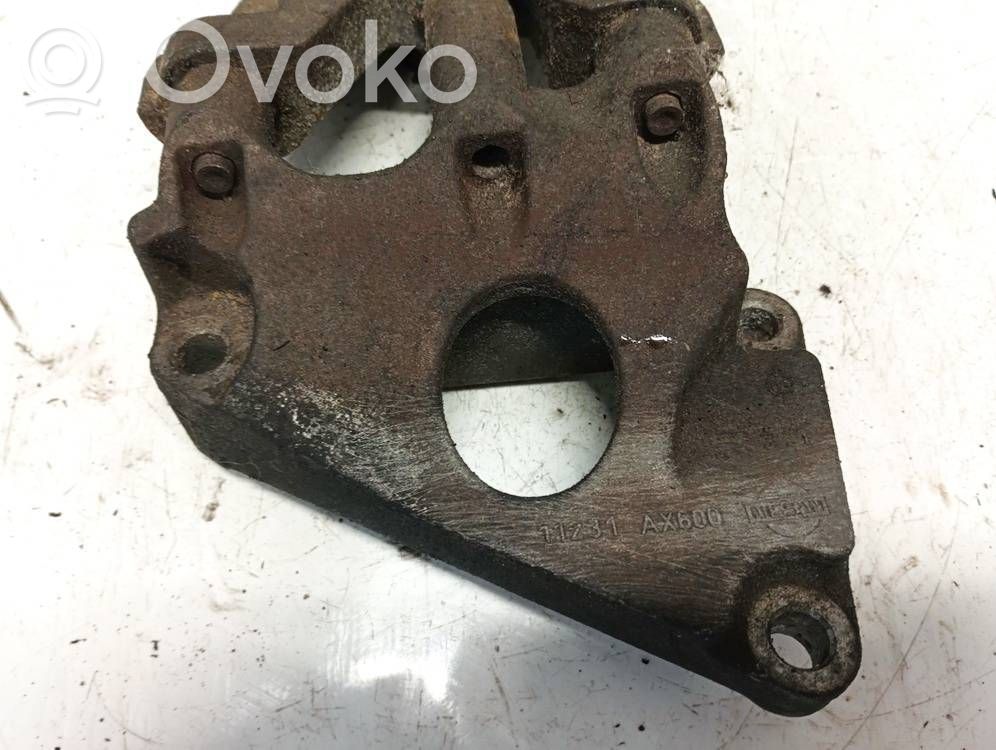 Nissan Micra Engine mounting bracket 