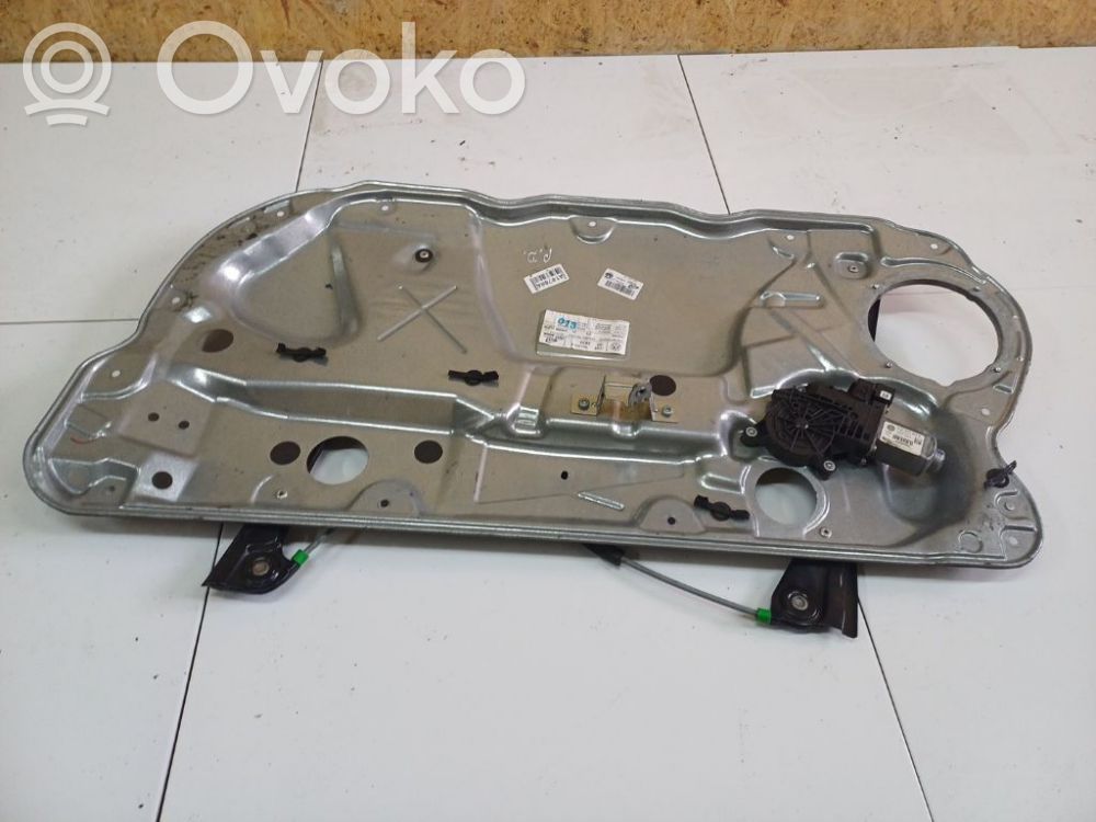 Volkswagen Polo IV 9N3 Macara ușă glisantă cu motor 