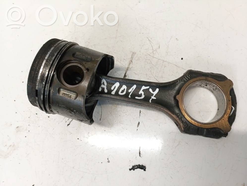 Mercedes-Benz E W211 Piston cu bielă 