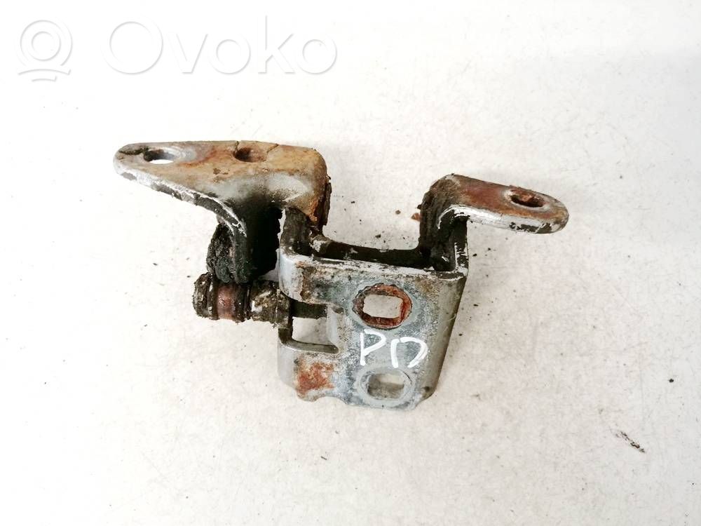 Priekšpusē augšējā vira (eņģe)