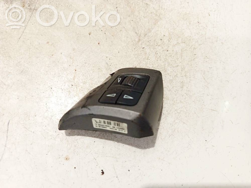Opel Astra H Boutons / interrupteurs volant