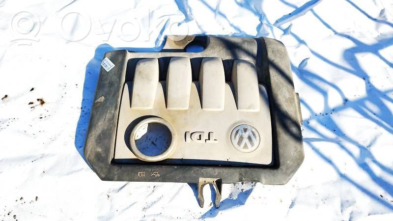 Volkswagen PASSAT B6 Couvercle cache moteur