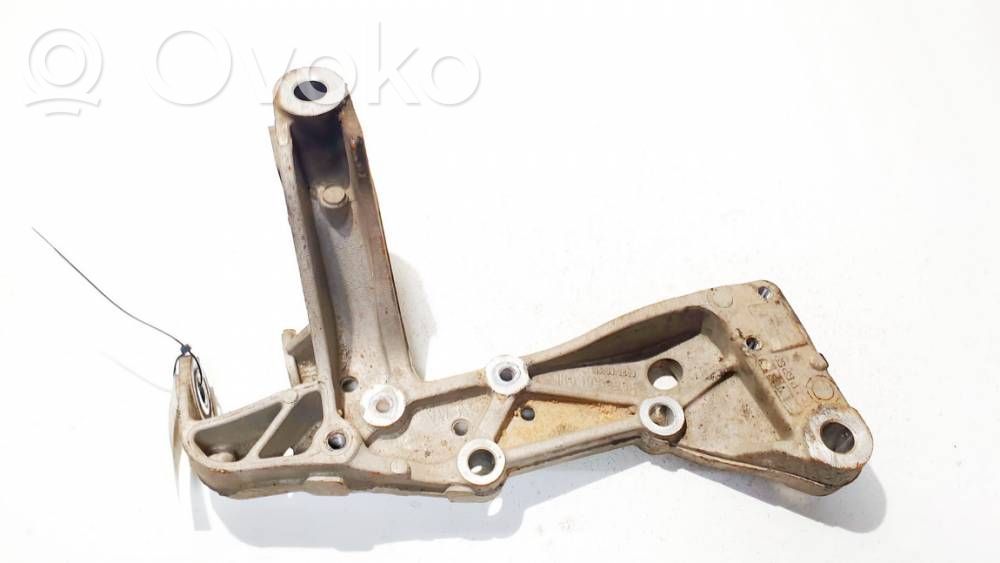 Querlenker Achsschenkel vorne   1K0199296F,1K0199296F