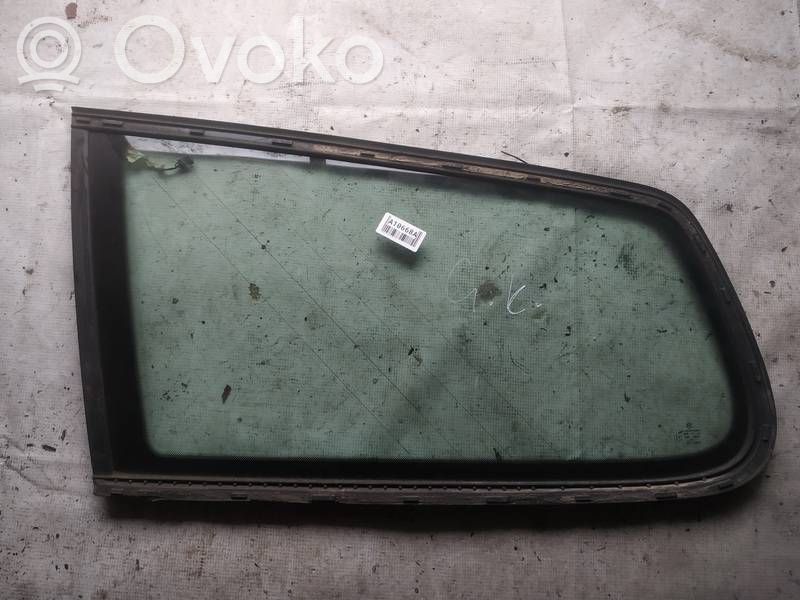 Volkswagen PASSAT B6 Vitre latérale arrière