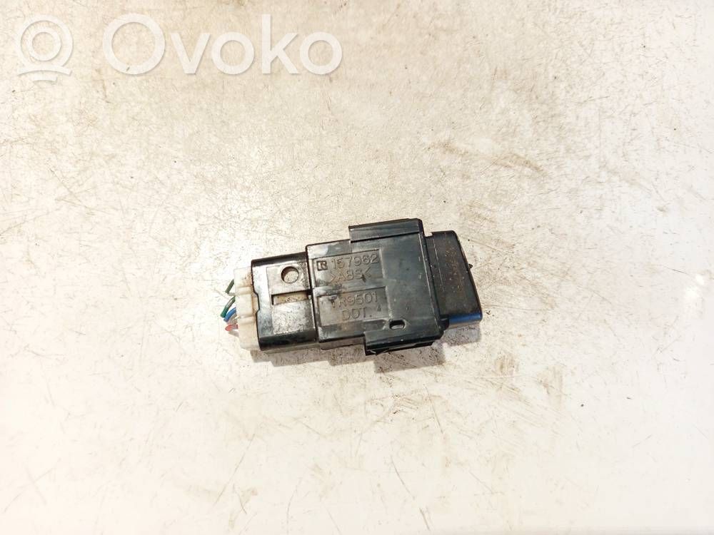 Toyota Hilux (AN10, AN20, AN30) Schalter Warnblinkanlage 
