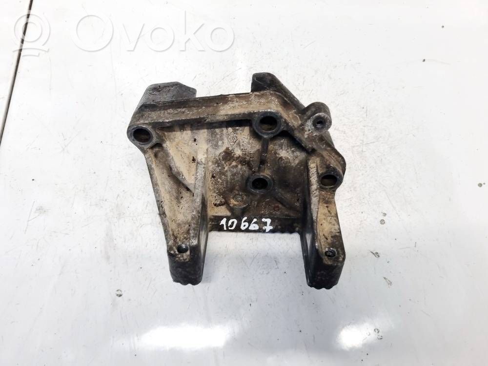 Renault Master II Engine mounting bracket 