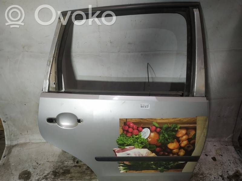 Volkswagen Polo IV 9N3 Задняя дверь
