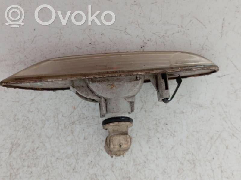 BMW 3 E90 E91 Indicatore di direzione del parafango anteriore 