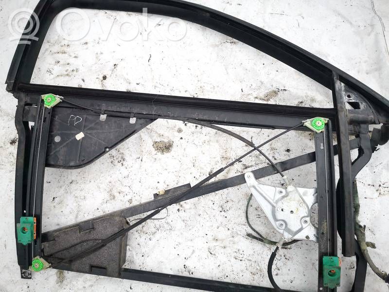 Audi A3 S3 8L Front door window/glass frame 