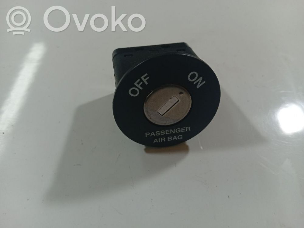 KIA Ceed Interruttore airbag passeggero on/off