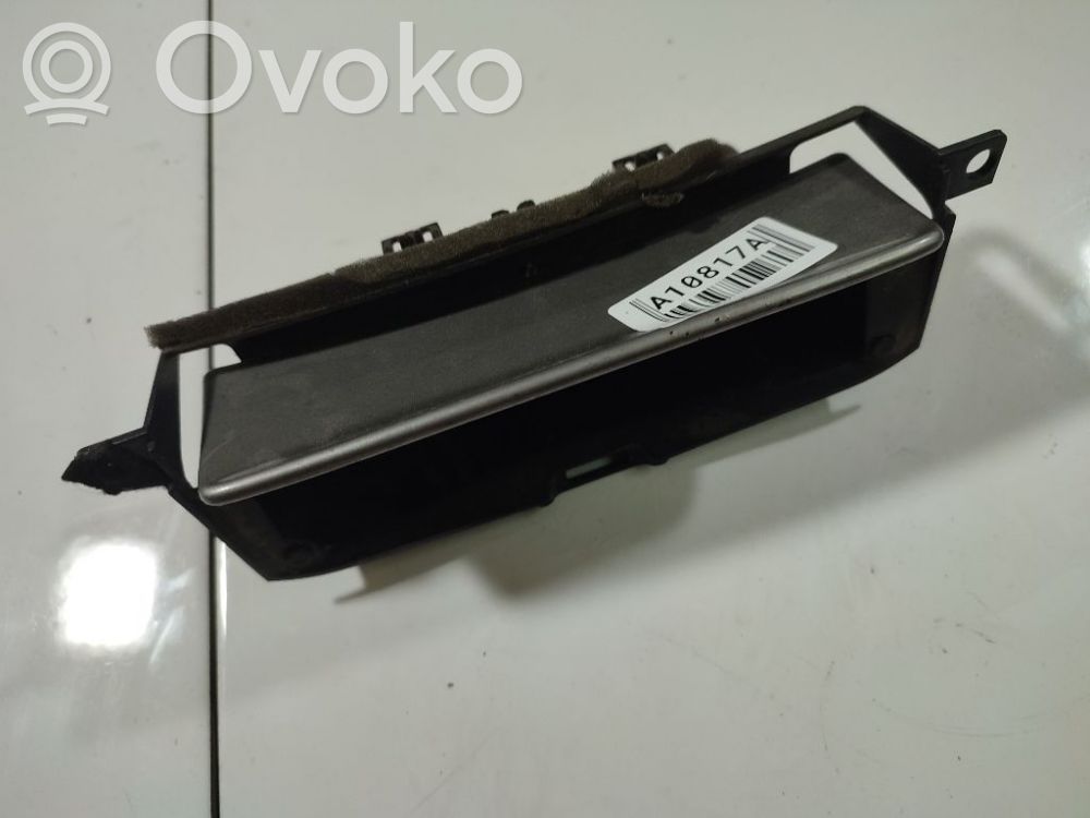 Auton tuhkakuppi   1138790A,1138790A,1138790A