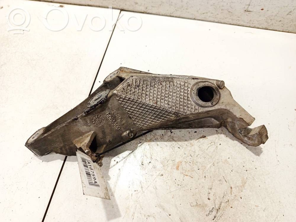 Saab 9-5 Engine mounting bracket 