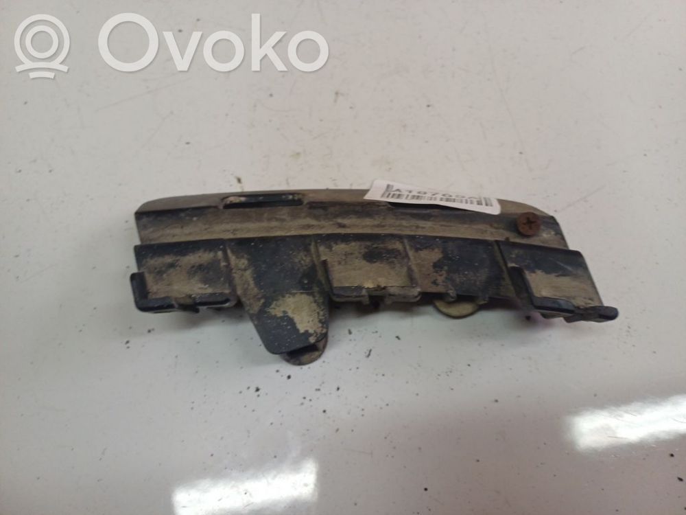Suzuki Swift I Staffa di rinforzo montaggio del paraurti posteriore 