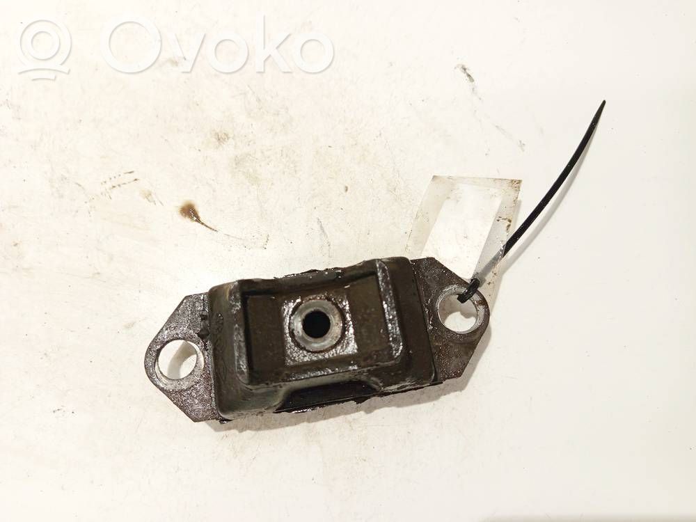 Engine mount bracket   8200014932,8200014932